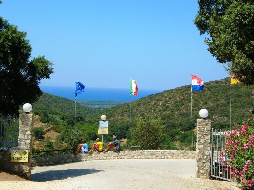 Divacamp Glamping Resort Campiglia Marittima Exterior photo